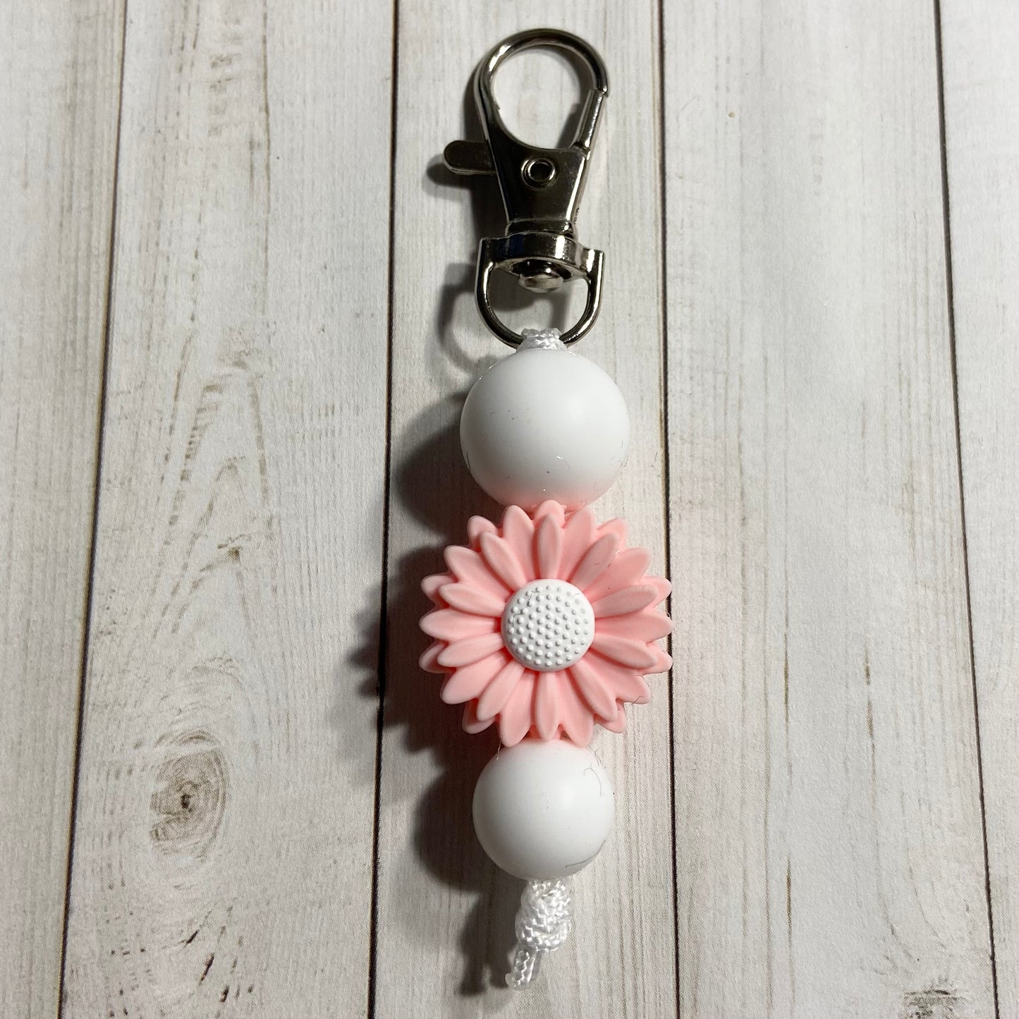 Daisy Zipper Pull