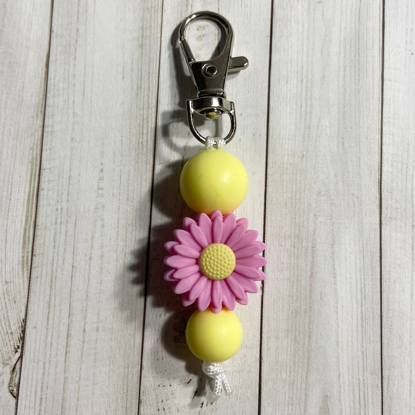 Daisy Zipper Pull