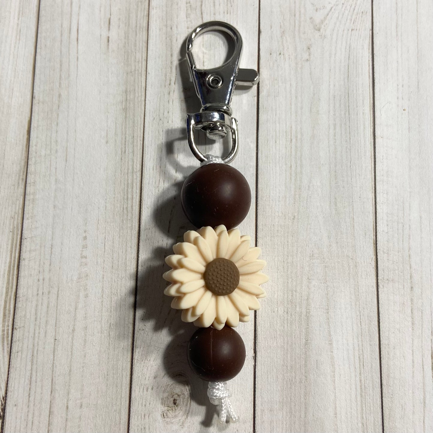 Daisy Zipper Pull