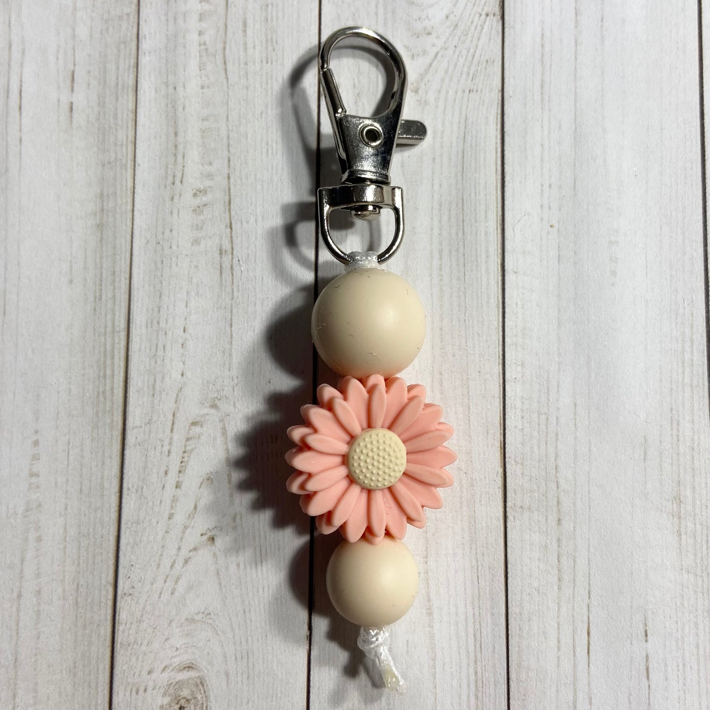 Daisy Zipper Pull