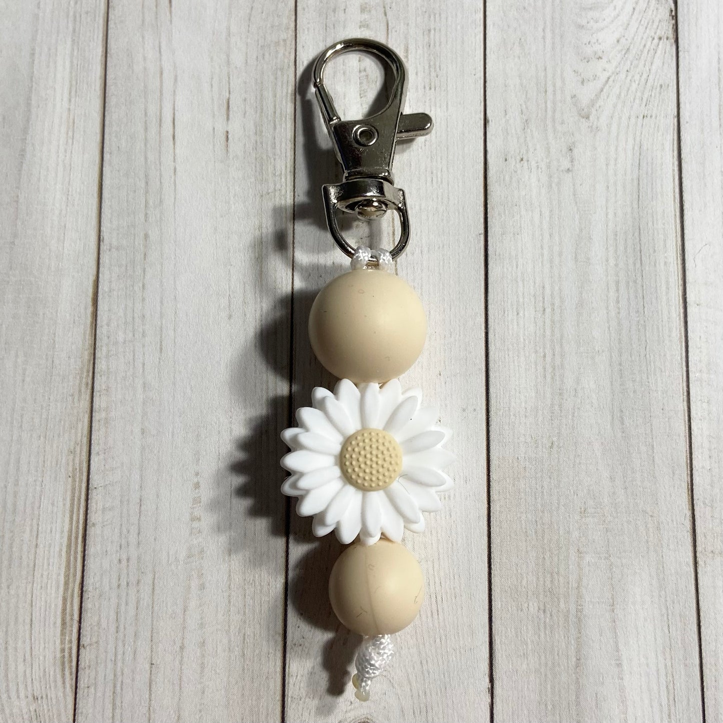 Daisy Zipper Pull